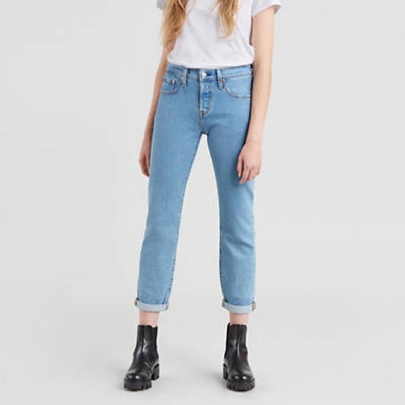 Levi’s 501 Medium Wash Taper Jeans - Picture 4 of 5